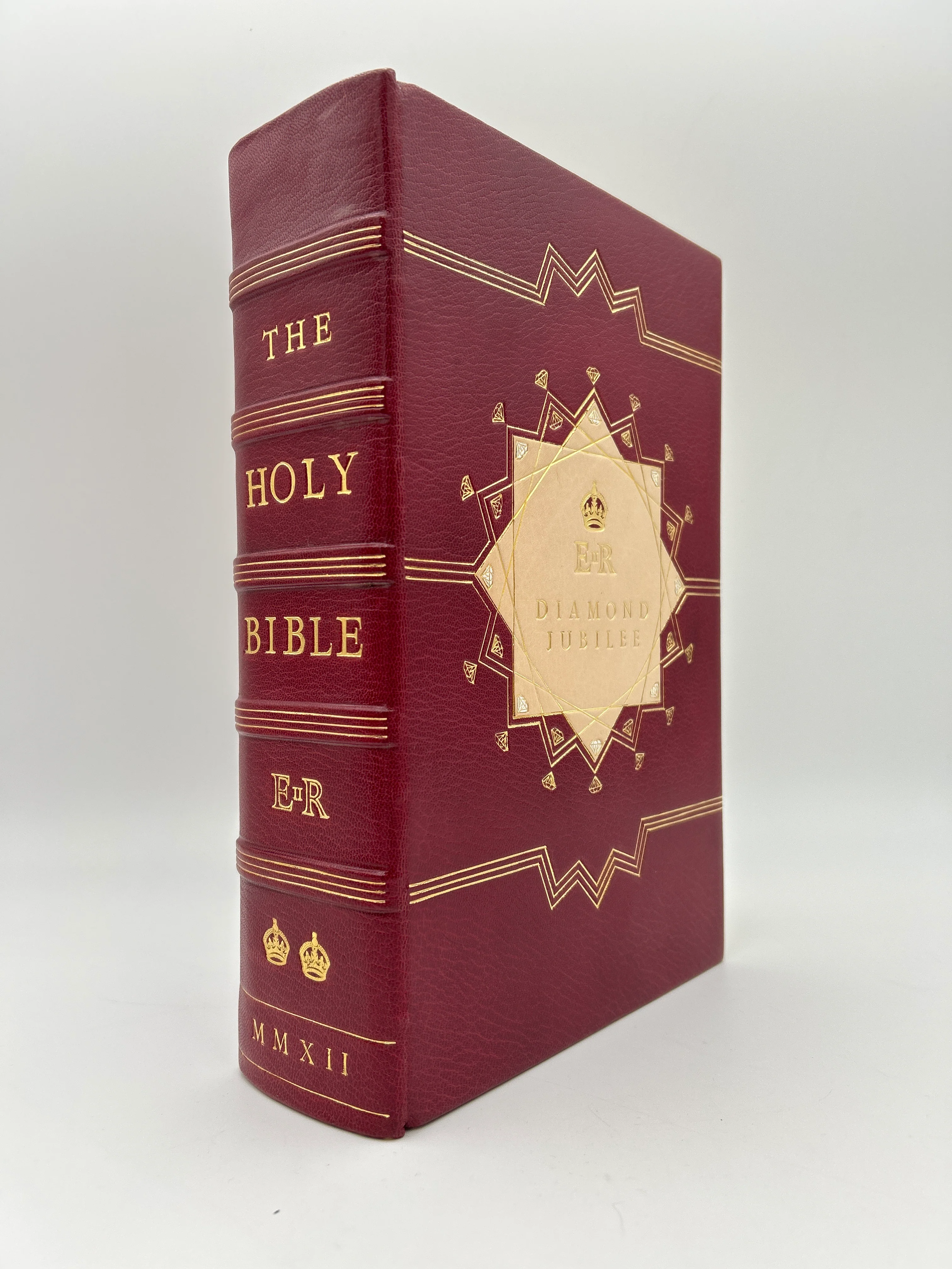 Commemorative Diamond Jubilee Bible - Image 13