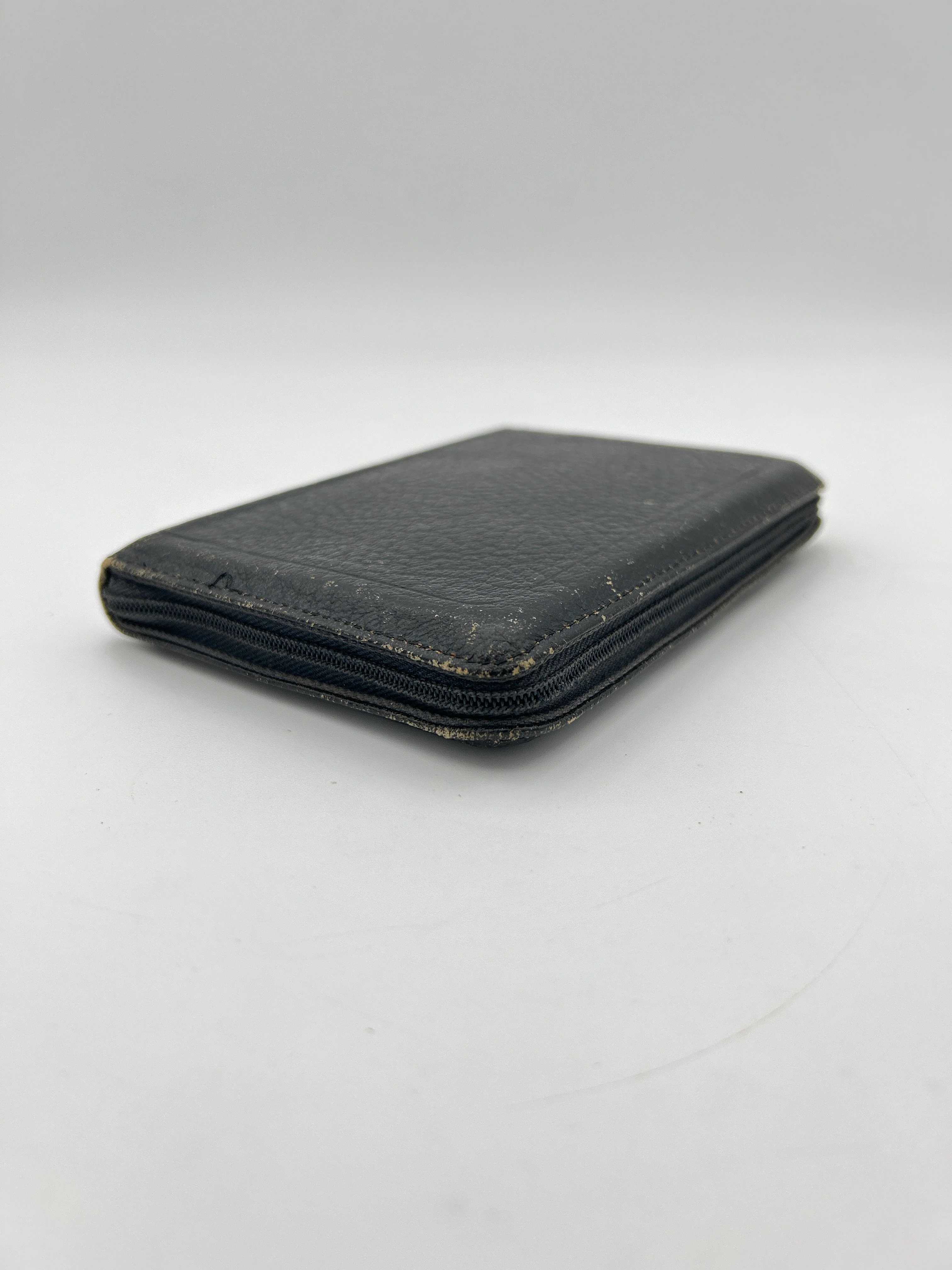 Holy Bible with Zip Closure - Image 4