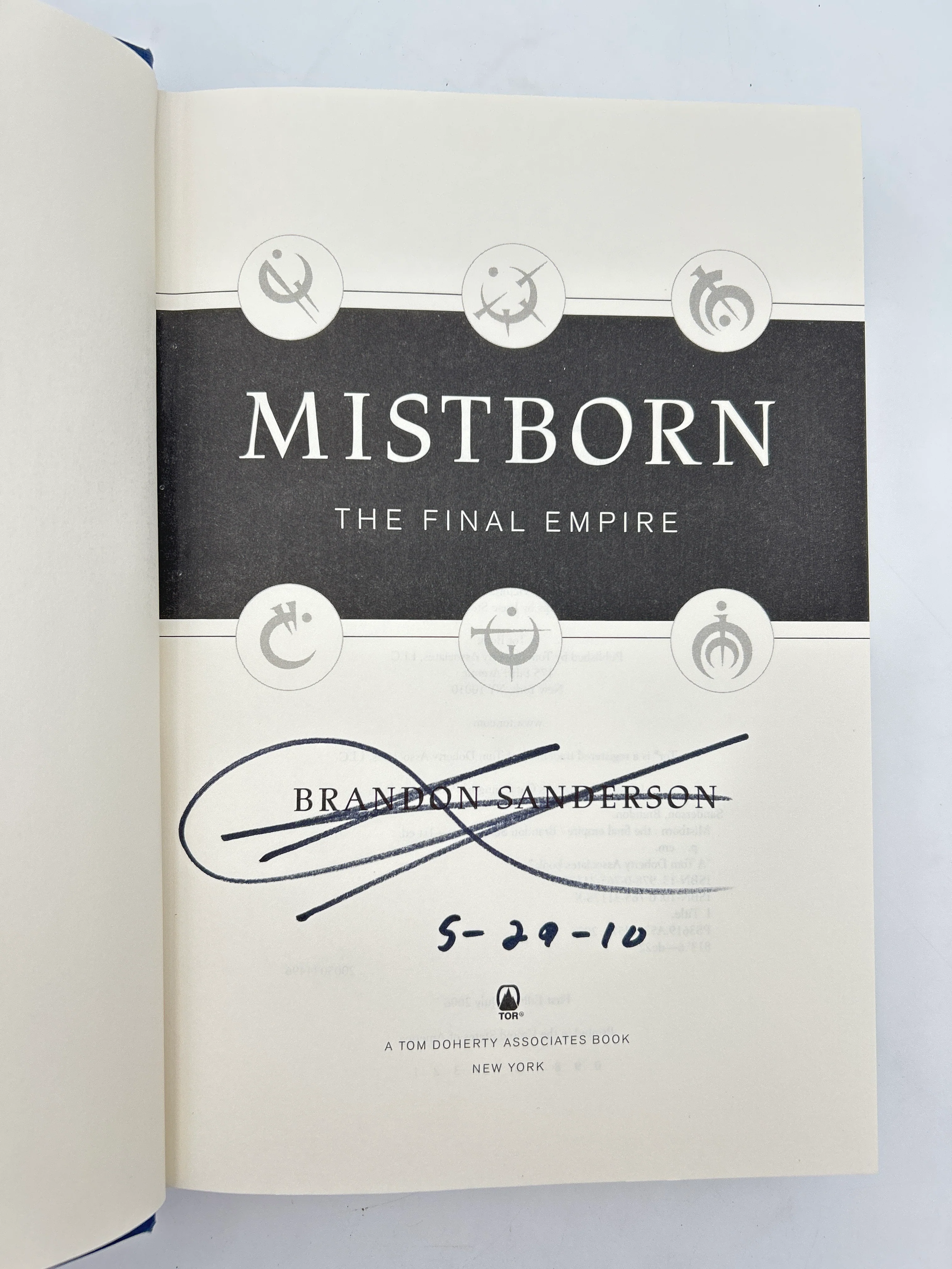 Mistborn The Final Empire - Image 4