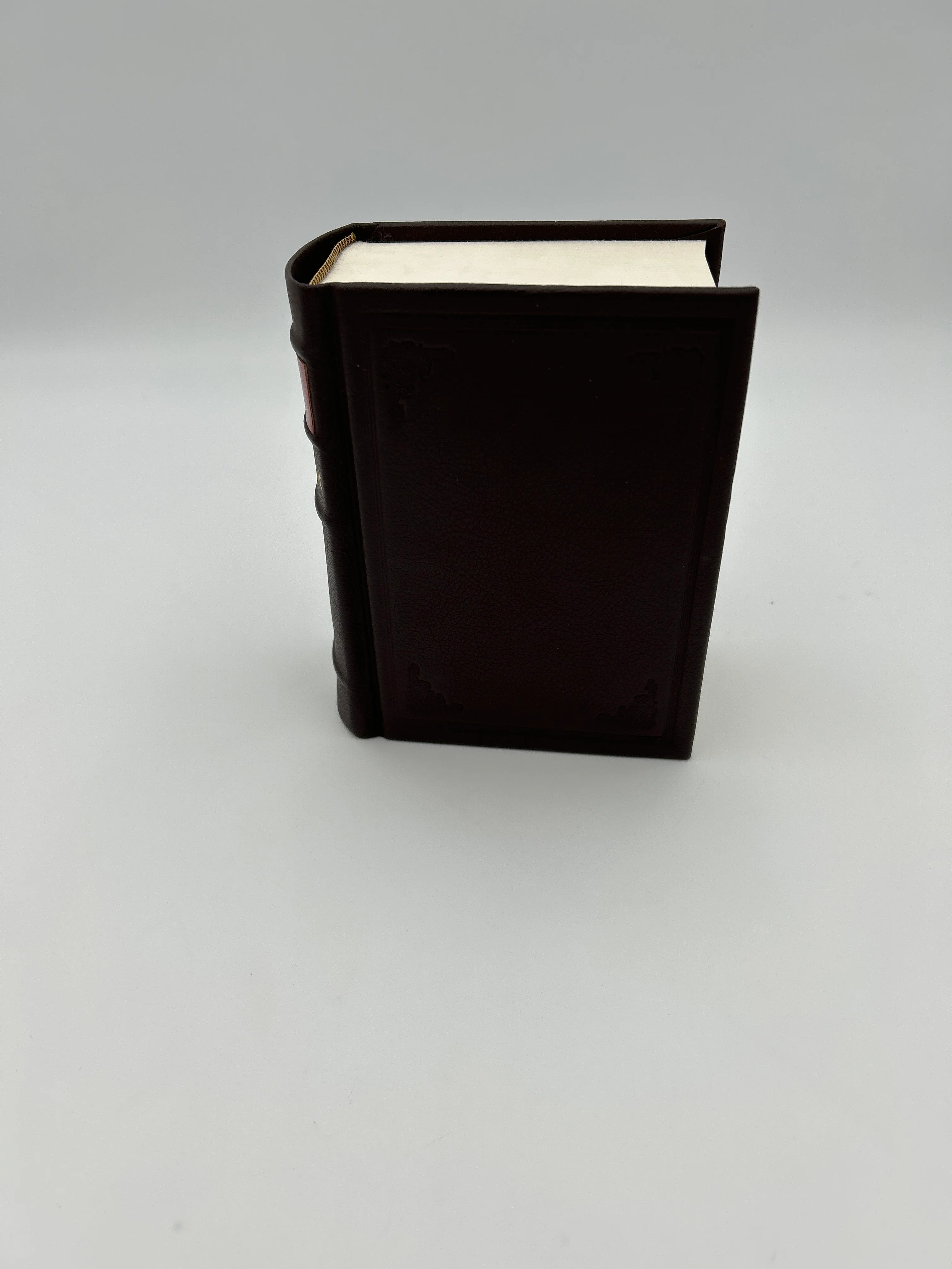 Pocket Size First Geneva Bible Replica - Image 3