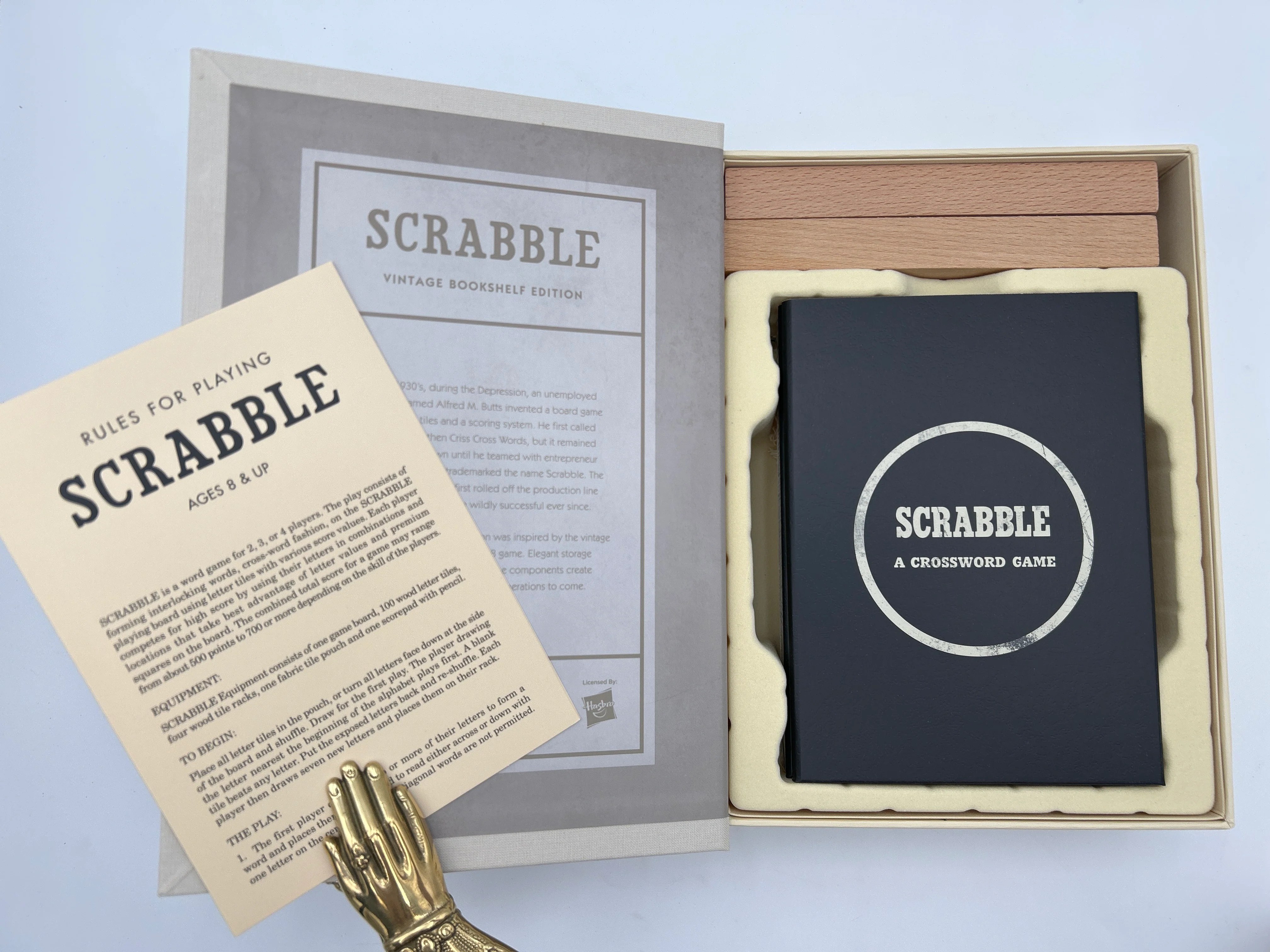 Scrabble Game Bookshelf Edition - Image 3