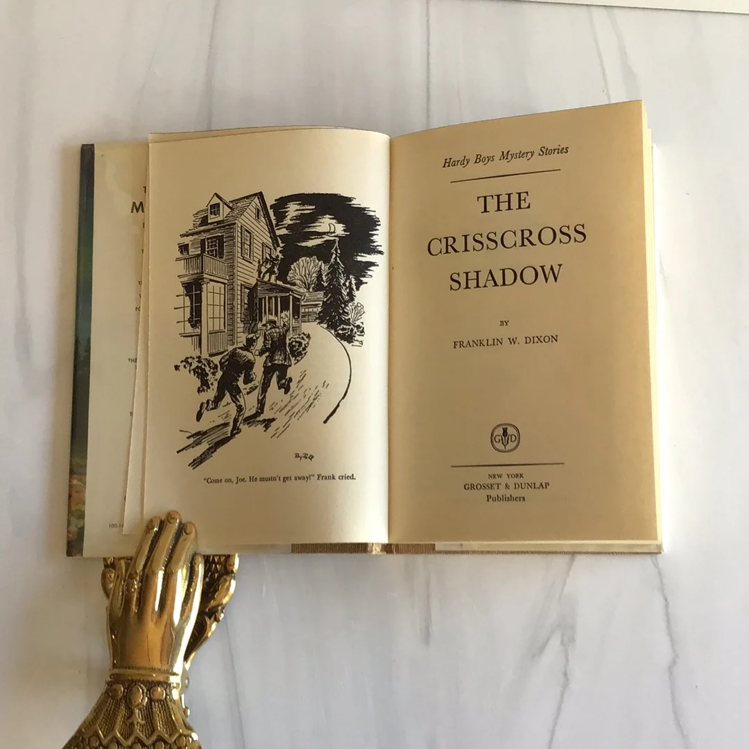 The Hardy Boys, The Crisscross Shadow - Image 3