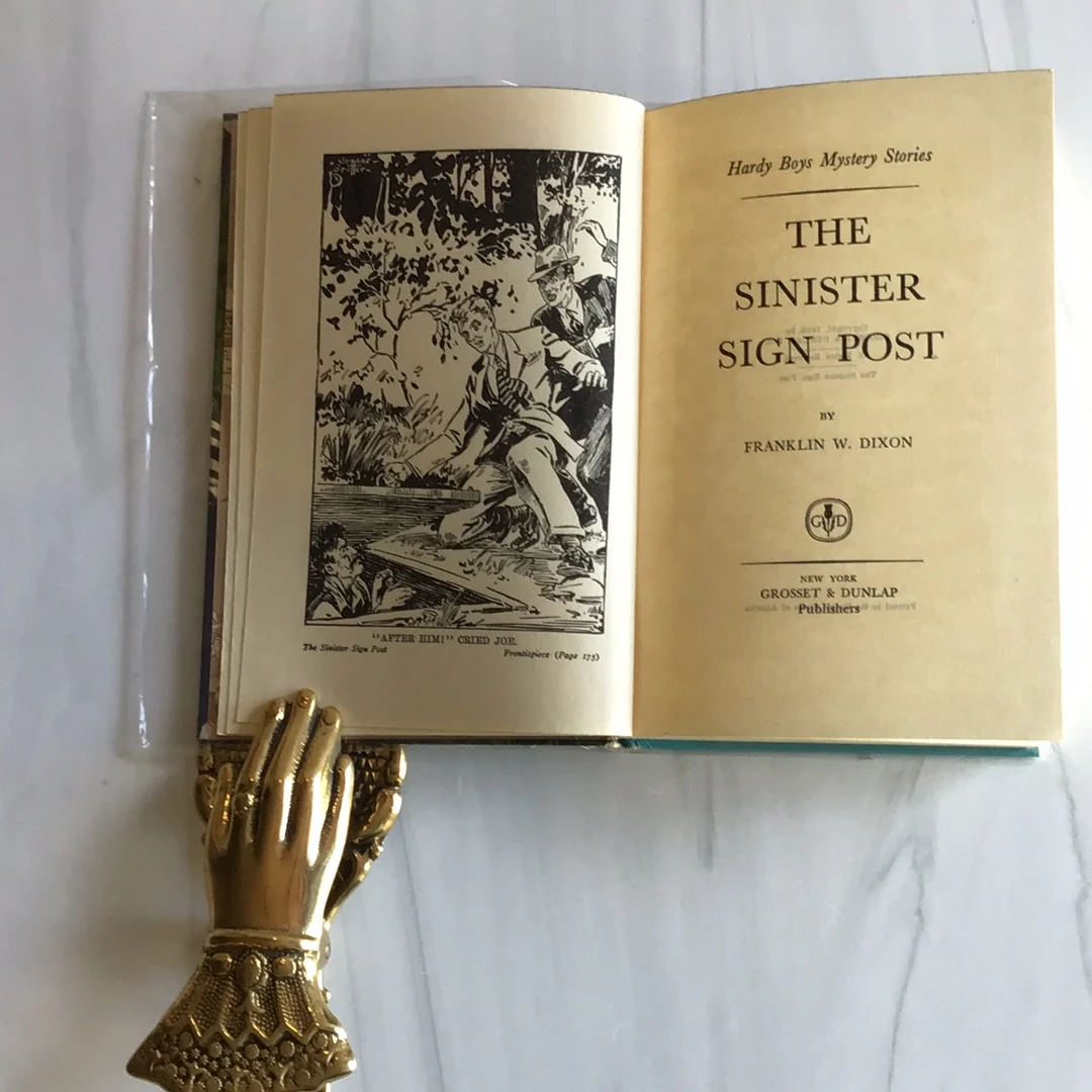 The Hardy Boys, The Sinister Sign Post - Image 2