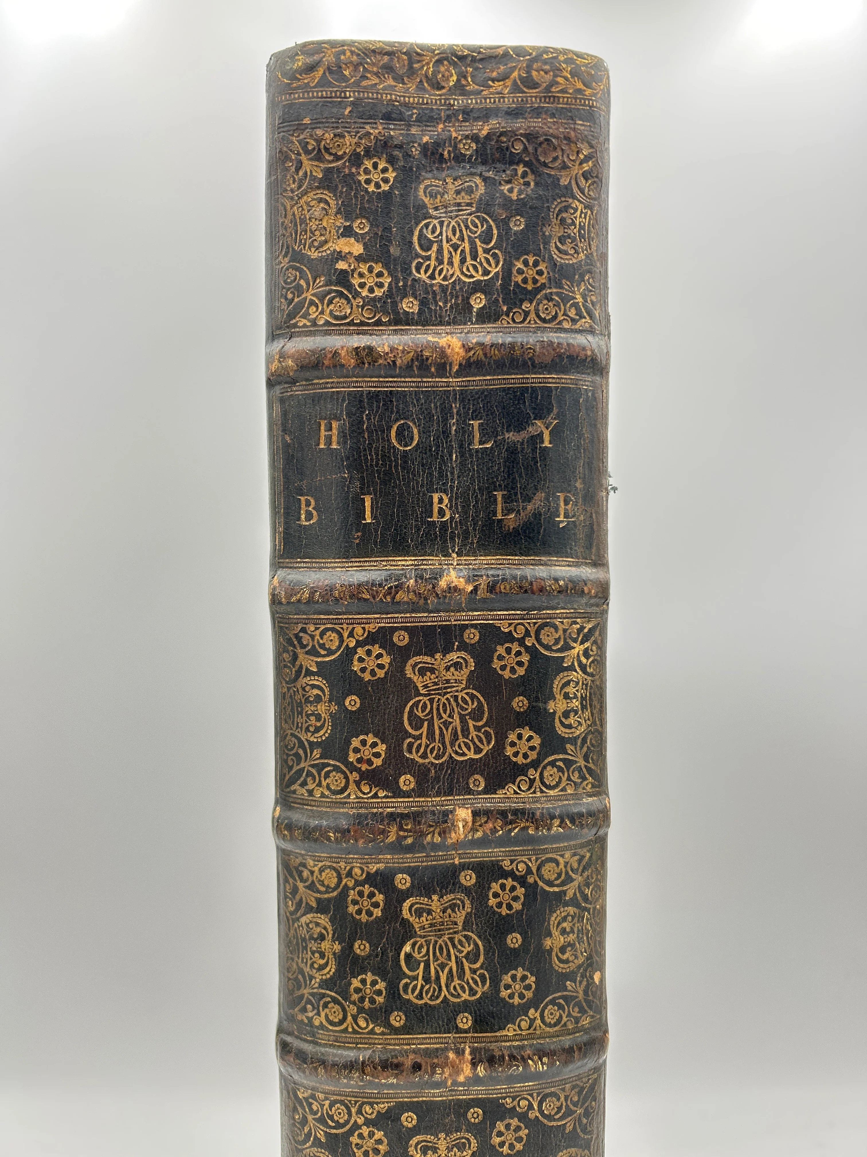 The Holy Bible with Royal Binding of King George III 1770 - Image 8