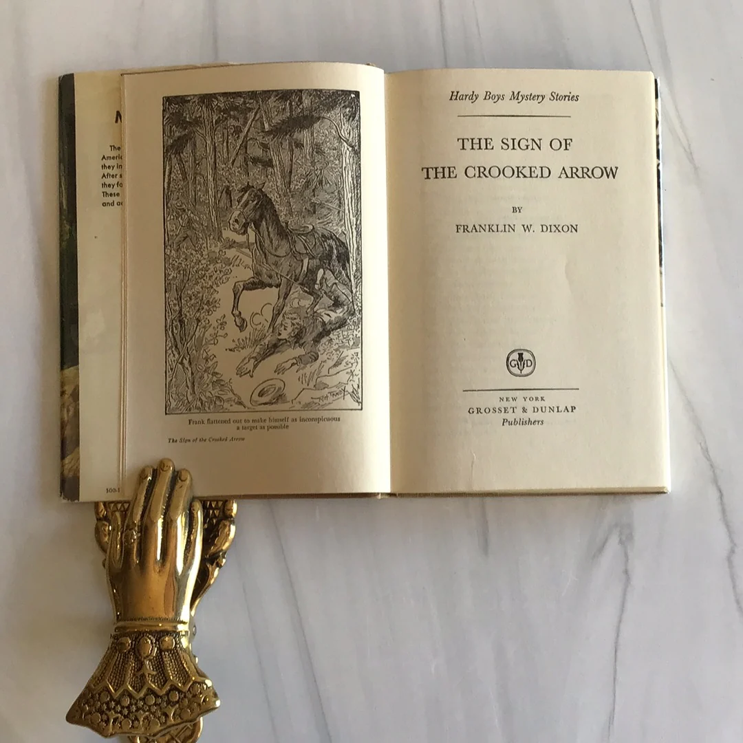 The Hardy Boys, The Sign of the Crooked Arrow - Image 2